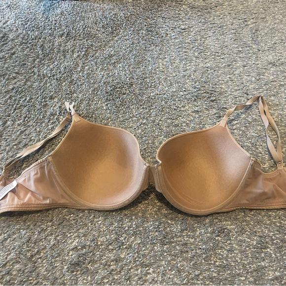 Victoria's Secret Tan Bra - Picture 4 of 8